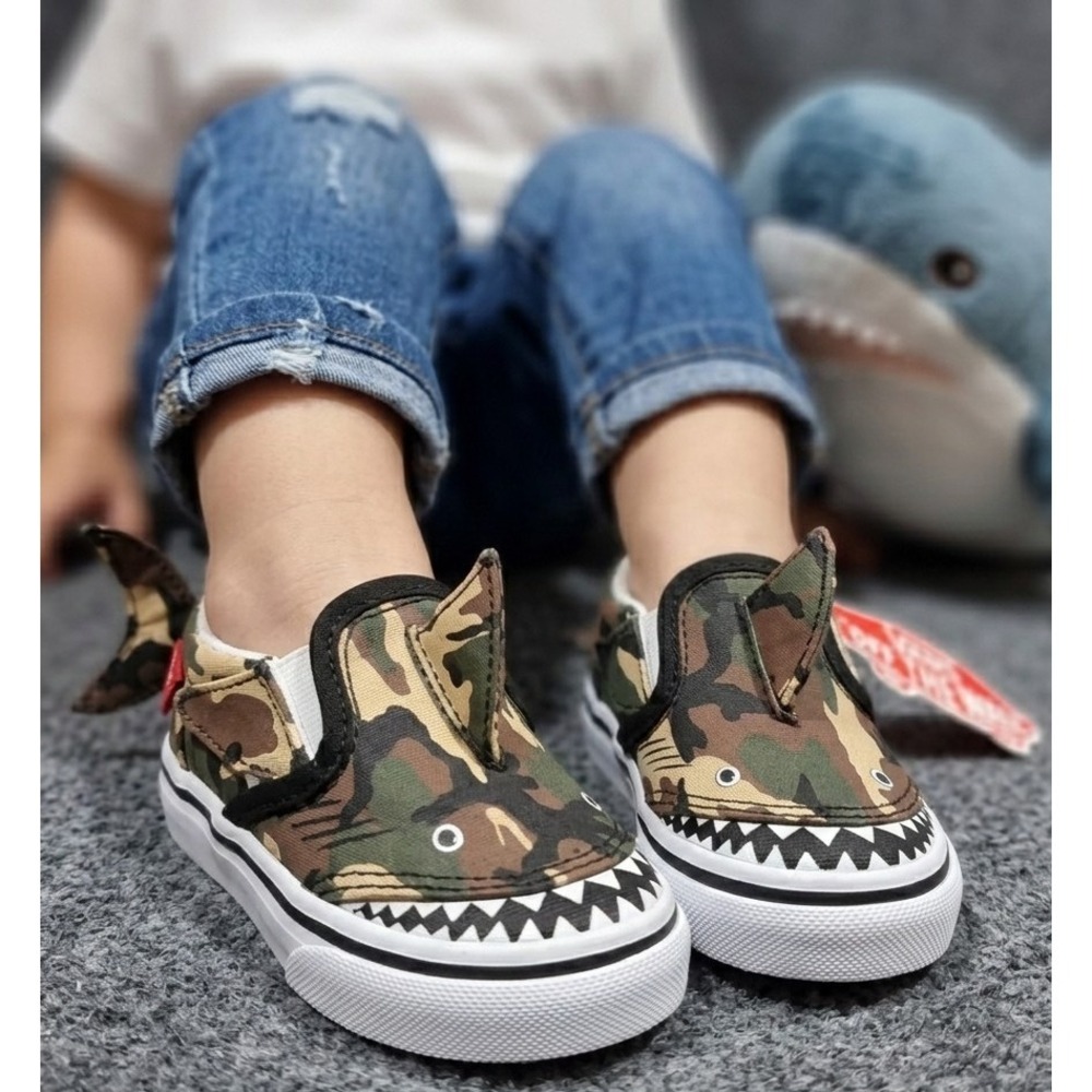 Vans Toddler Classic Slip-On V Shark Camo‎ Green Brown Sneakers Size 4.0 NEW